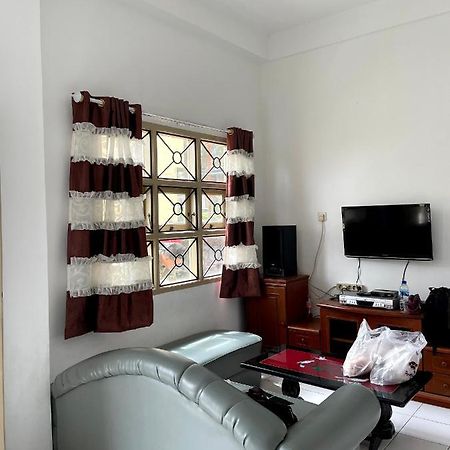 Villa Bukit Indah Берастаги Екстериор снимка
