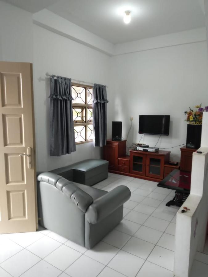 Villa Bukit Indah Берастаги Екстериор снимка