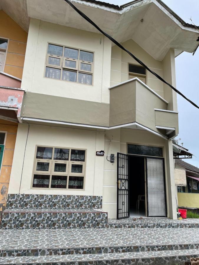 Villa Bukit Indah Берастаги Екстериор снимка